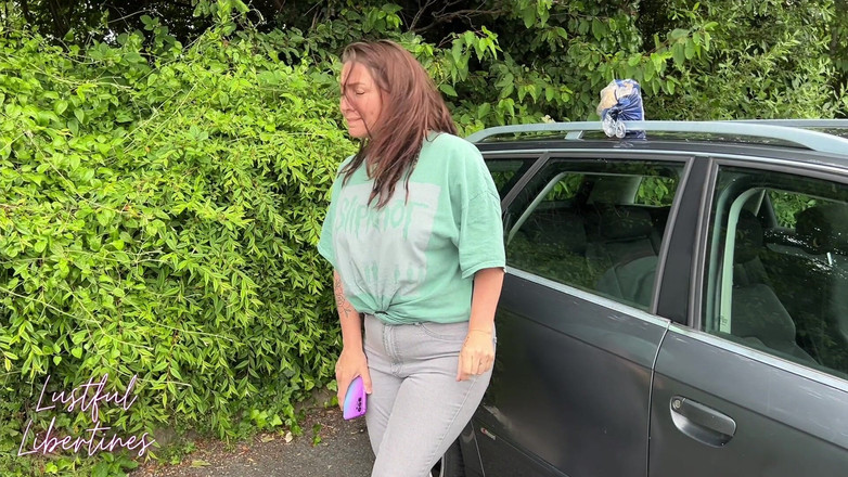 Lustful Libertines: Bãi đậu xe công cộng đi tiểu tuyệt vọng - Omorashi