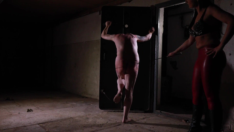 Lady Luciana Di Domizio: Whipping in the old Bunker
