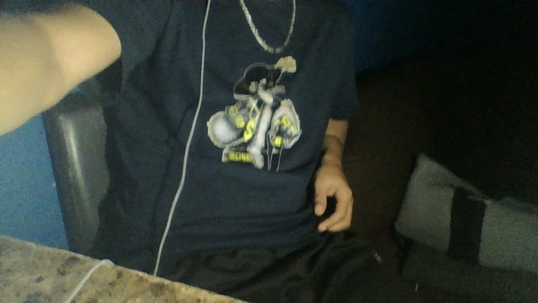 AlexAlejandro13: Eu tenho um bom seio