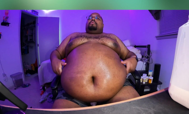 Blkhole420: Ännu en sen kväll knubbig innan sängen.