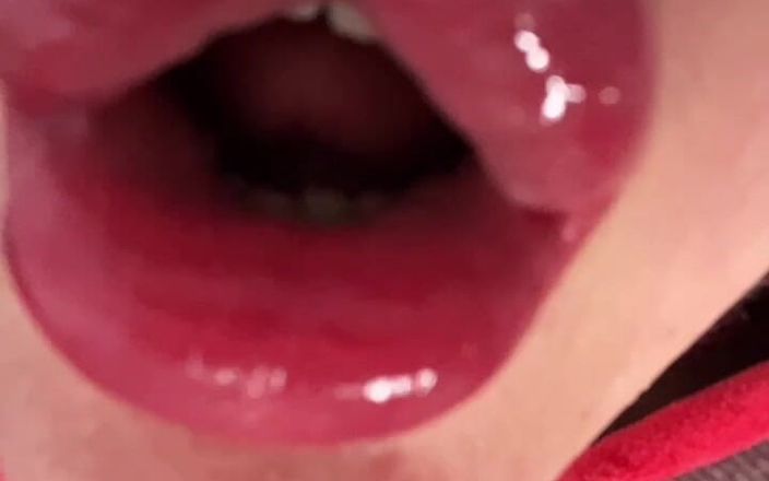FinDom Goaldigger: Captivated by the of Big Lips and Glossy Kisses