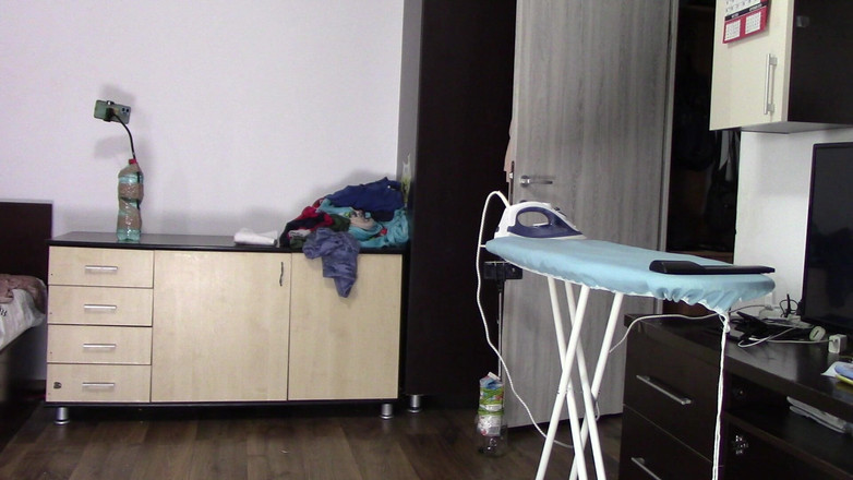 Mirsur: Una Sexy Mora Pelosa Fa I Lavori a Casa Nuda