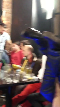 Fiesta en grupo de Simon, parte 5