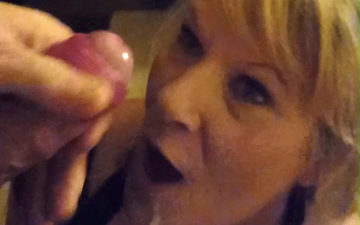 Milf-T: Sexy manželka ho prosí, aby se jí udělal na obličej,...