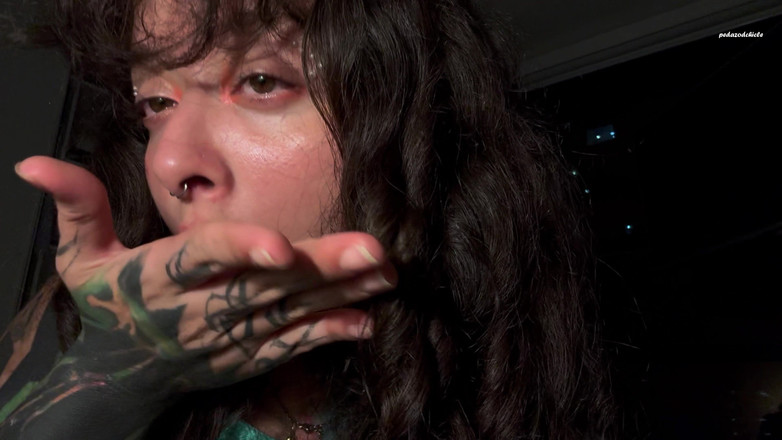 Pedazodchicle: दिग्गजों ने अपनी विभाजित जीभ के बीच छोटे के साथ खेलने का फैसला किया