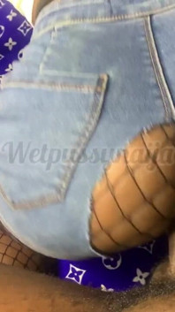 Wetpussynaija puede manejar una gran polla