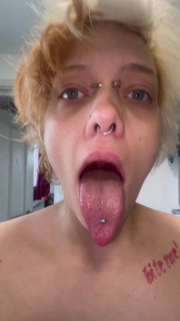 Тур в рот без макияжа зубы язык Uvula миндалин проверка