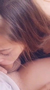 Une Latina Suce Une Grosse Bite Avec Un Filtre Snap