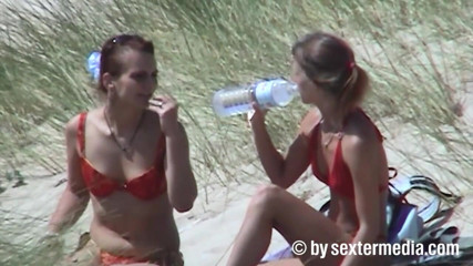 Beachbitches: Teen Lesbians on the Beach