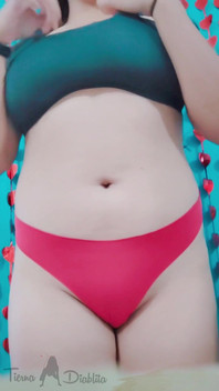 Mi Vecina Quiere Que Le Ayude a Escoger Un Bra Y Me Manda Un Video Para Que Vea Que Tan Grandes Son Sus Tetas