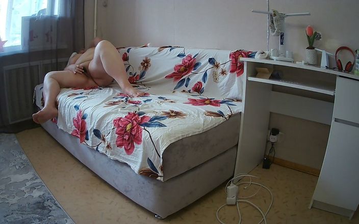 Zona901: Girlfriend Spends Time Masturbating Her Big Hairy Pussy with Toys