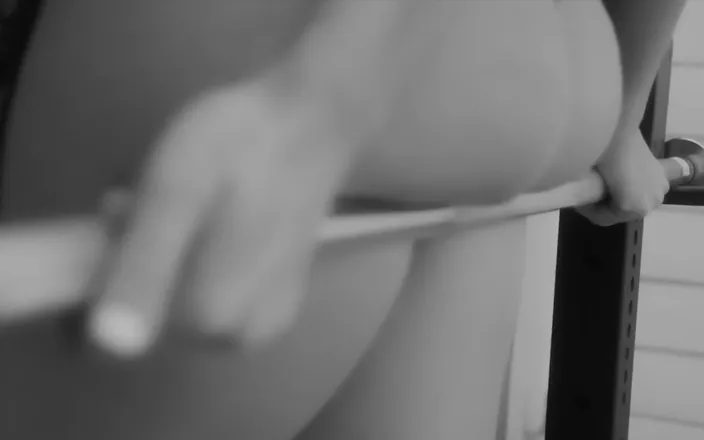 Siri Dahl: I always wanted to shoot a sexy lifting tease video,...