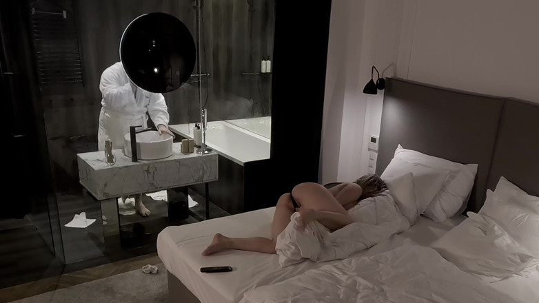 DedeDeville: Une Jeune Femme Excitée Et Magnifique Baise Son Beau-père Dans...