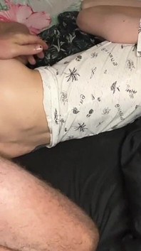 Ausgezeichneter Sperma-Ausbruch im engen Hintern eines jungen Mannes aus einem reifen Bären
