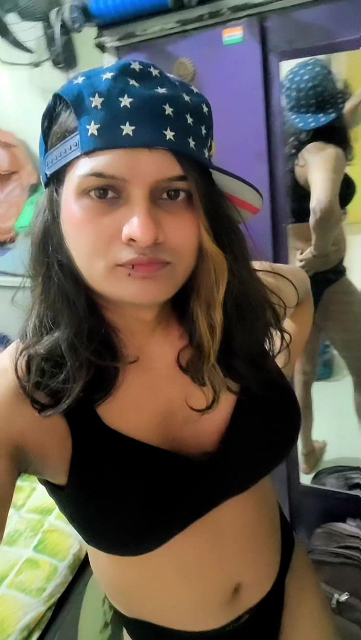 Zoyasazadai: Zoya Shezadi Hintli Punjabi Salwar Suit Bana Badroom'da Bölüm 2 Giyiyor...