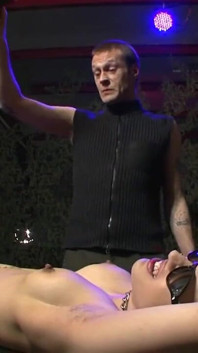 Dominierendes muschi-dehnen