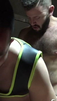 Děvka vystříkaná jeho velkým čůrákem