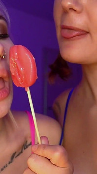 2 öğrenciden asmr lolipop yalama