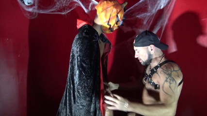 Jess Royan XXX: Scopata senza preservativo in sospensoria per Halloween
