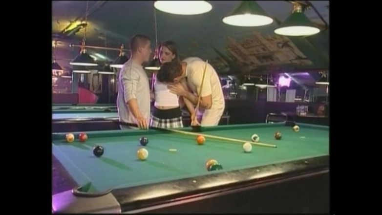 MUSCHI TV - our best full movie: Подвійні лесбійські проникнення і секс з анусами