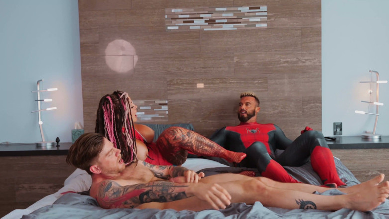 Steve Rickz: Huge Booty Spider-girl Gets Hard Rough DP After Comic Convention -...