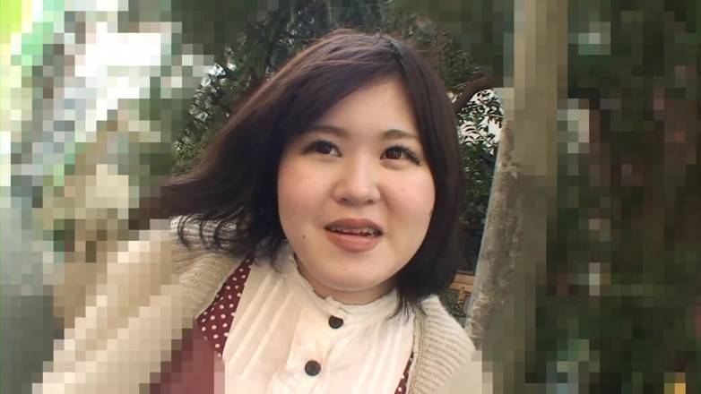 Japan Lust: Schattige Japanse milf accepteert creampie in geschoren poesje