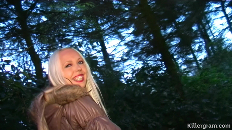 Killergram: Hot Blonde Teen Dogging Slut Sucks off Two Big Cock...