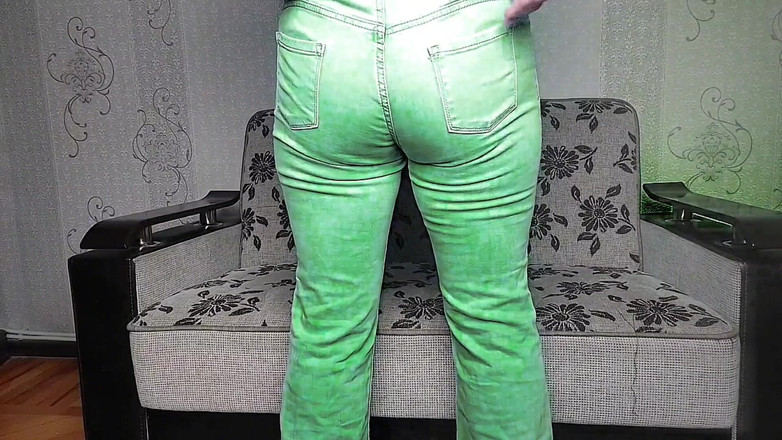 Kitty_Cross: Banci panas dengan peha tebal melakukan tarian sensual