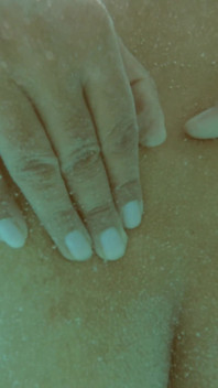 Une bhabhi indienne baise dans la piscine avec un inconnu hindi