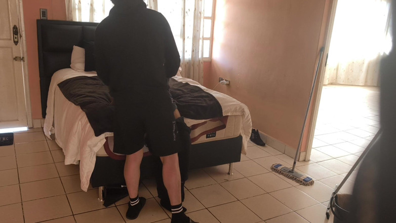 Moo DBOXXX: Manželka mého souseda chodí na sex celý den, její manžel...