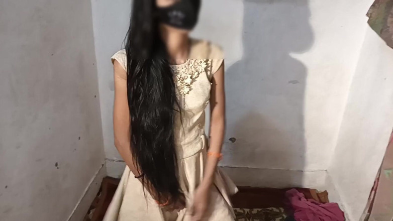 Raniki chut: Chica india en apretado coño en video de sexo