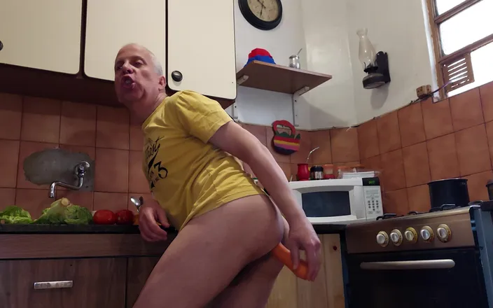 Dildo Man and Cross Hard Sex: In the kitchen cooking salad I put the carrot in...