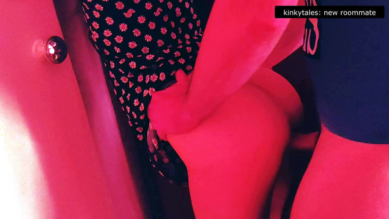 StepSisDiary: 義理の妹が近所の人たちがセックスしているのを覗き見しているのを見つけました。ムラムラしてゴンドンなしでセックスを始める