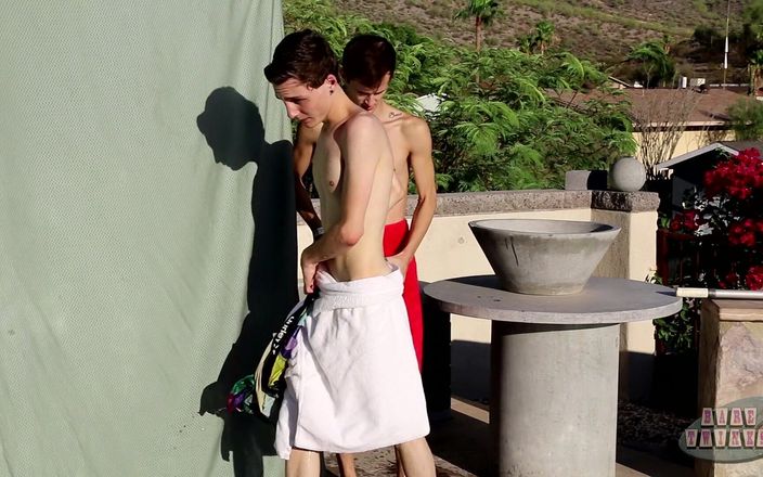 Bare Twinks: Sadece erkekler birbirini tanımaya başlıyor