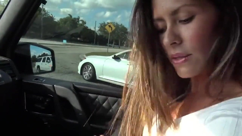 Teddy Tarantino: Sexy tetona milf Alexa Vega es recogida en una gasolinera...