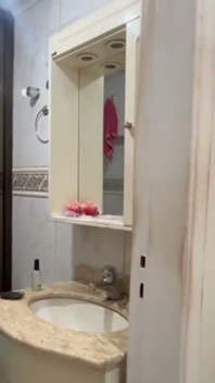 Mama vitregă obraznică își ia din nou fiul vitreg cu pula mare