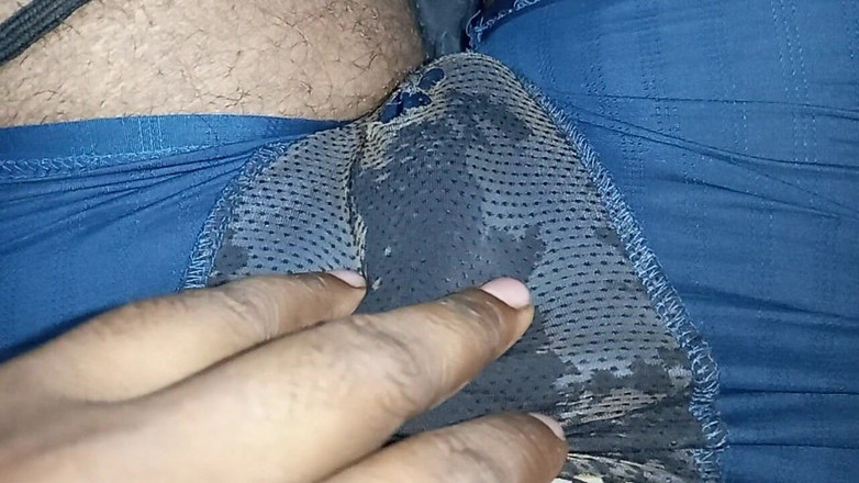 Sweet Indian cock: Indický chlapec masturbuje