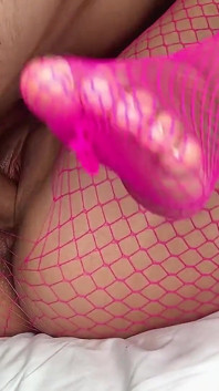 Un cuplu real foarte excitat își înregistrează primul videoclip porno (vedere la persoana 1)