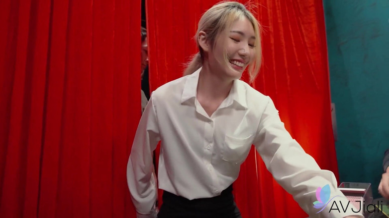 AV Jiali: Sexy blonďatá tchajwanská dívka je dealer, který je ošukána v...