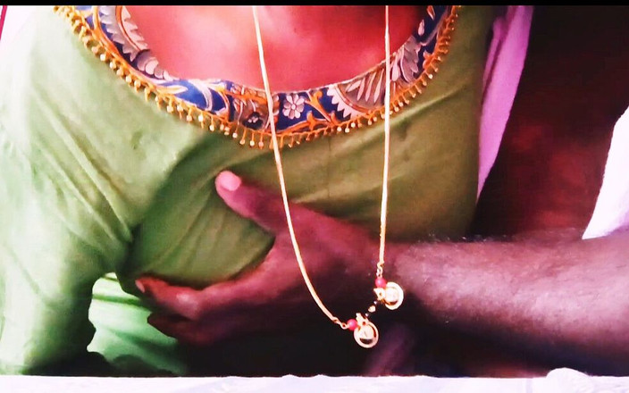 Telugu honey lips: Indische tante neukt oom van buurman. Telugu vuile praat.