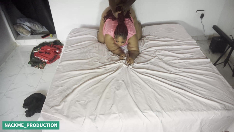 NACKME_PRODUCTION: 射在我的脸上，因为他把我从后面带走