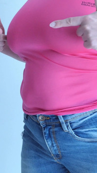 Perfekte natürliche behaarte MILF mit dicken titten