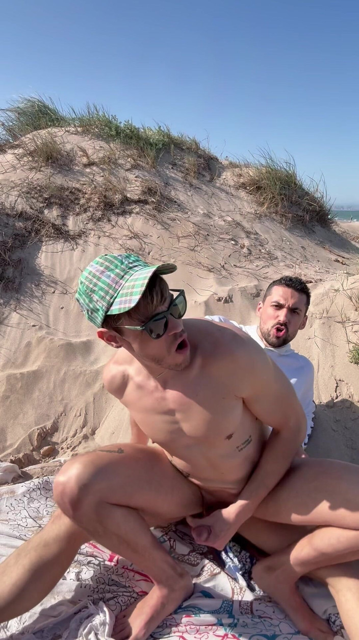 Liam Harding: Tatuś pieprzy muskularnego sportowca z dużym tyłkiem na plaży