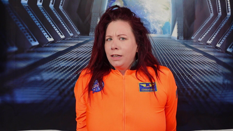 Deanna deadly: POV Alien assume corpo de astronauta e acaricia e brinca...