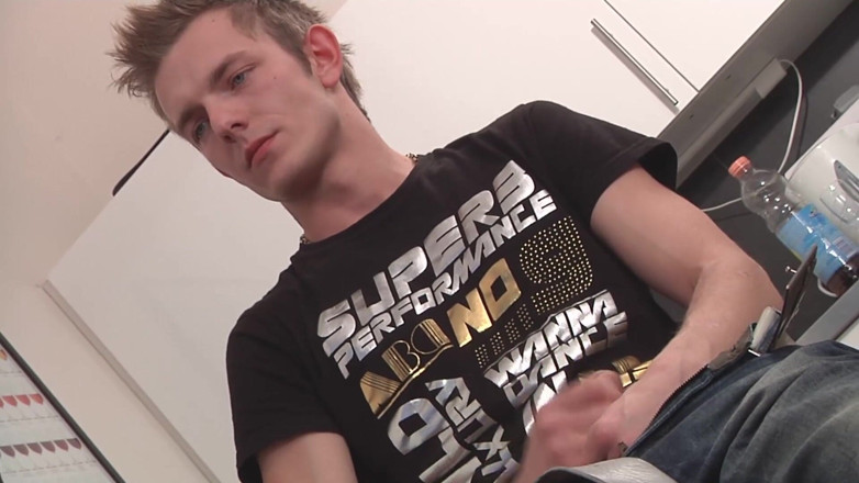 German amateur - 100% German hardcore videos: Gadis sempurna melakukan pemotretan pertamanya
