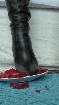Rauchende herrin und nachtisch lecken von Stiefelsohlen, POV Clip, lady victoria Valente
