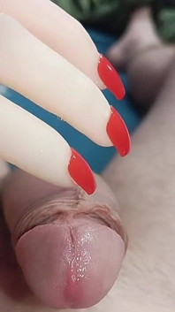 De ma poupée à ongles rouges