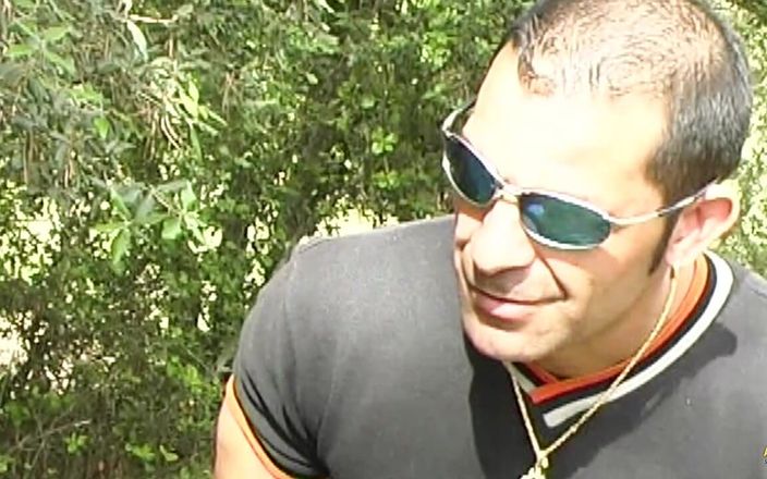 A&M Studios: Asosyal çift kırsalda sikişiyor.