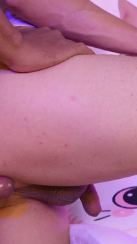 La grosse bite noire de ma coloc m’a utilisé sans capote jusqu’à ce que j’en prenne la dernière goutte