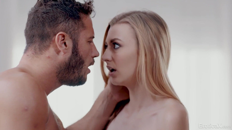 Erotica X: Ateşli lezbiyenin bir adamla ilk sikişi | Bölüm 2 - eroticax